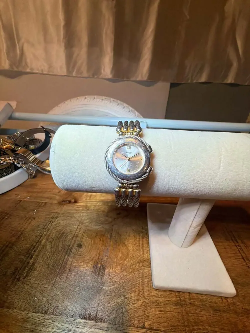 Lavoni Vintage Two-Tone Quartz Women's Stretch Band Watch